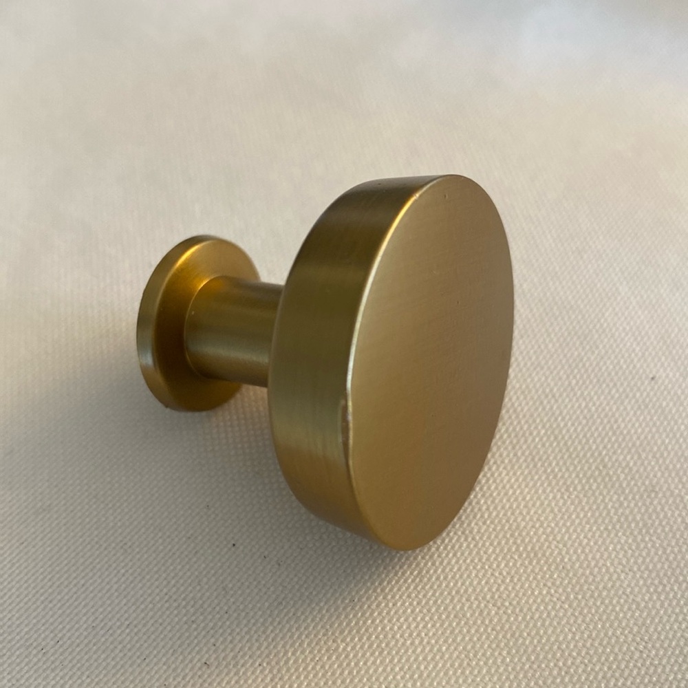 Cabinet knobs